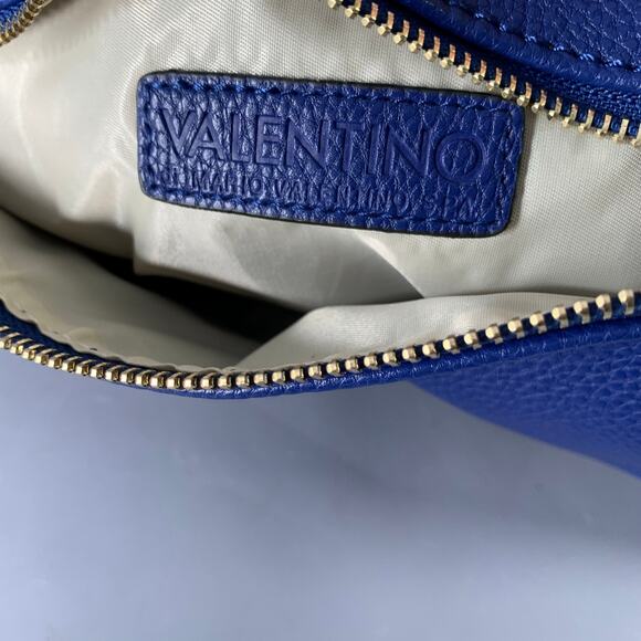 MARIO VALENTINO Blue White Reversible Chevron Pebble Grain Leather Tote Handbag - Picture 10 of 10